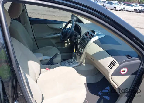 2012 Toyota Corolla Le z USA, uszkodzony, nr VIN 2T1BU4EE1CC772638